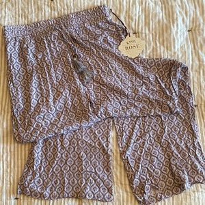 Knox Rose flow pants.